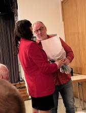 Nach der Rede Blumen von Stadtrat Thomas Görlich