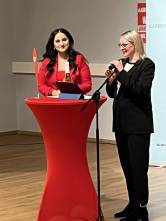 Sarah Al Rachid und Natalie Pawlik mit Small Talk